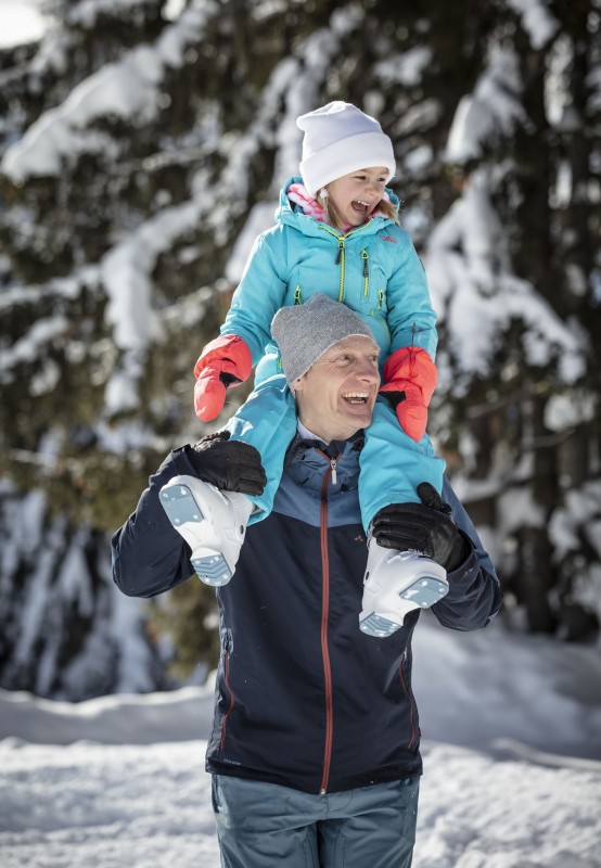 Papa trägt dich Huckepack © Mirja Geh Photography