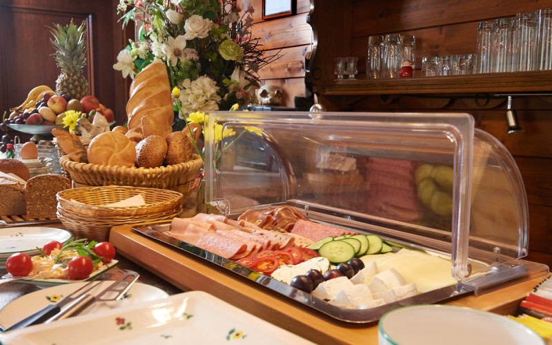 Käse- und Wurstauswahl am Frühstücksbuffet (im Zimmerpreis enthalten, nicht im Appartementpreis)