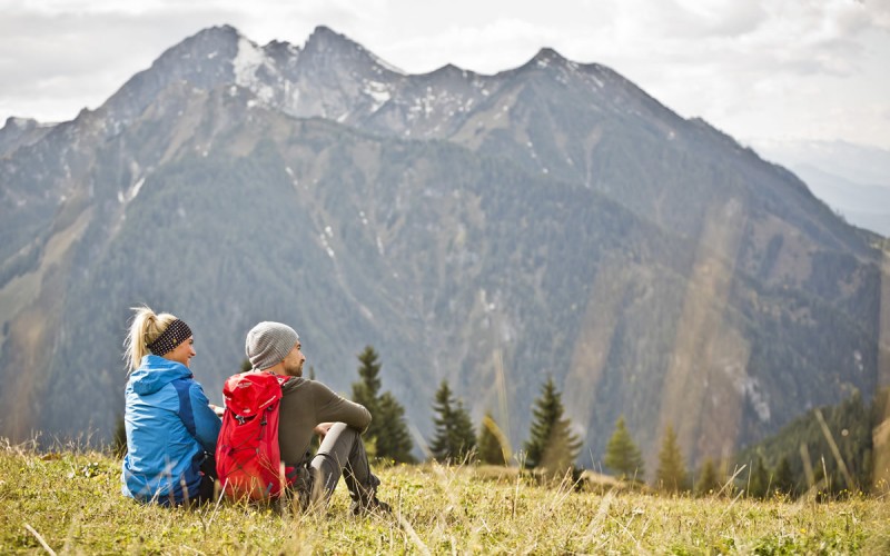 Wandern mit einzigartiger Aussicht auf die Salzburger Berge © Mirja Geh Photography