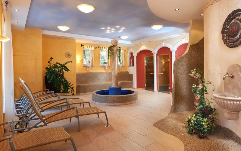 Saunabereich mit Liegen, Granderwasser