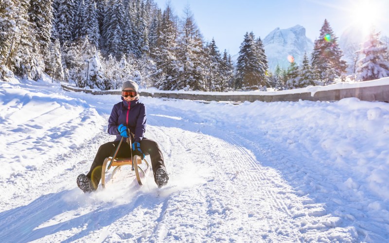 Rodeln auf Rodelstrecken mit der Familie