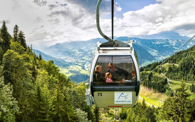 Mit der Gondel geht es auf den Geisterberg in St. Johann/Alpendorf ©  Tourismusverband Sankt Johann-Alpendorf