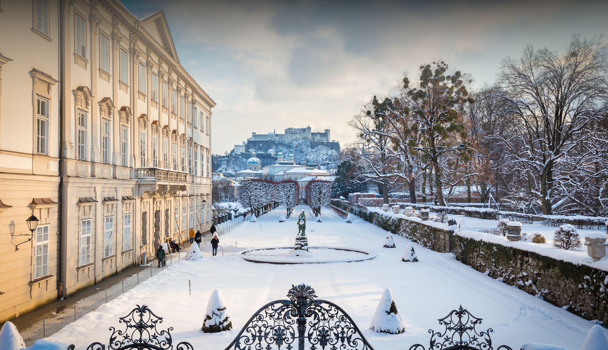 Festung Hohensalzburg und die Altstadt im Winter