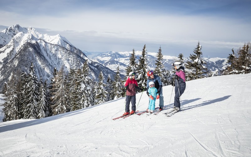 Skifahren mit Kindern in Österreich © Mirja Geh Photography