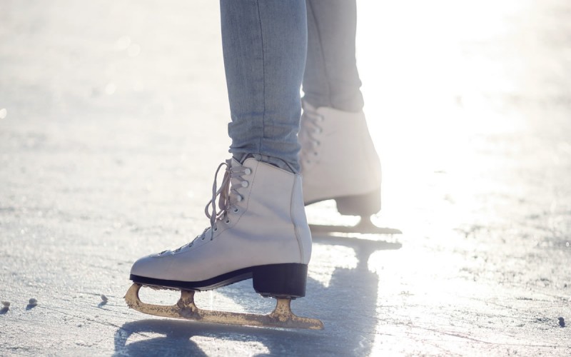 Eislaufen am Eislaufplatz in St. Johann